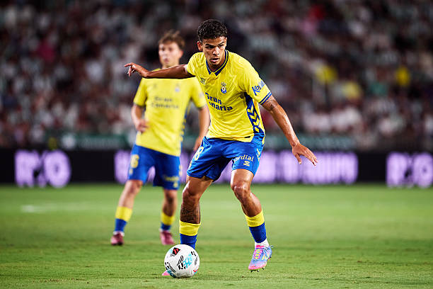 Conoce a Edward Cedeño mediocampista panameño